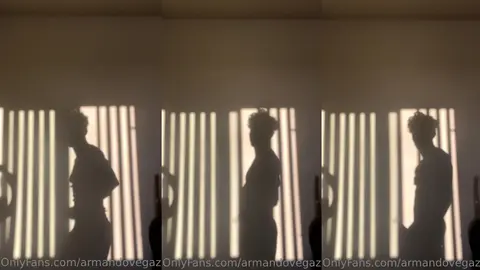 Ma bite dure dans l'ombre – silhouette torride