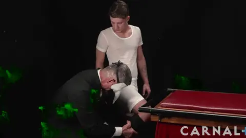 Le sacrement de l’apprenti — Chapitre 9 : un minet initié par son maître