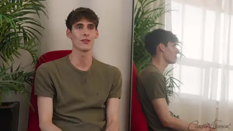 Présentation d’Ander – Premiers pas solo d’un minet mince et lisse
