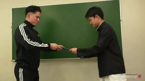 Graduated and Became a Porn Star Partie 1 – Minets asiatiques bareback en classe