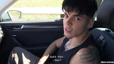 Czech Hunter 840 – Un minet tchèque hétéro convaincu de baiser sans capote dans la voiture pour du cash