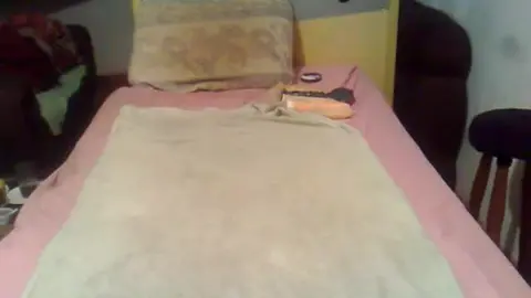 Josydelicia pisca o cu e peida gostoso nas socadas