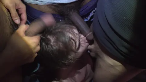 Your Ass Now Belongs to Your Frat Bros : un minet lisse se fait gangbang à cru par ses frères de fraternité