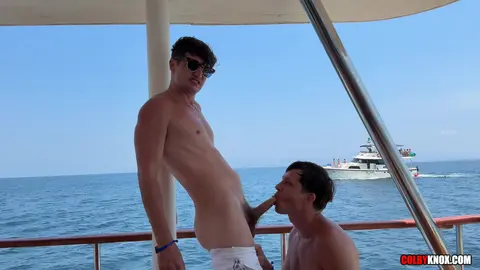 Below Deck Behavior : les minets lisses de ColbyKnox baisent à cru sur un yacht