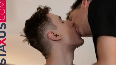 Joue avec mon trou !