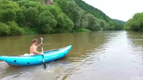 Un été coquin avec Johnny Eilish et Sasha Hamilton