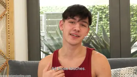 Ennio Leone sur le canapé de casting