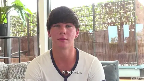 Trey Winters sur le canapé de casting