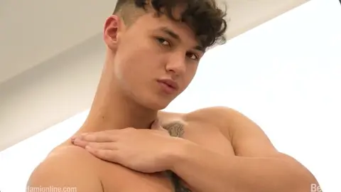 Camillo Beischel est notre modèle de la semaine