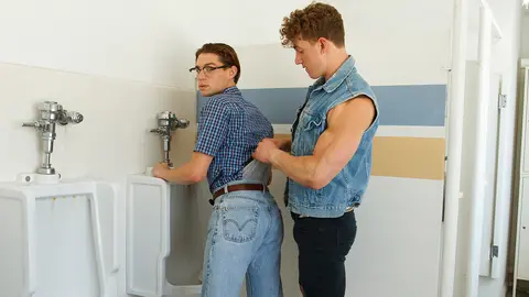 Nerd's Plump Ass