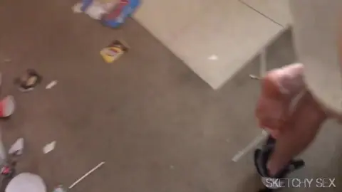 HOLE WIDE OPEN