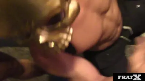 DES BONBONS OU UNE BITE
