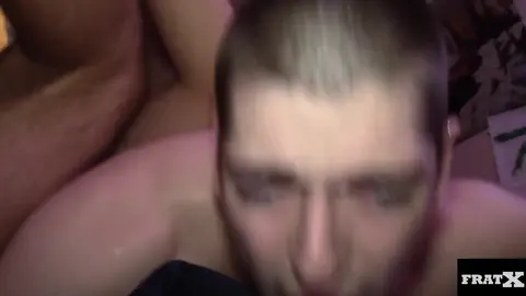 ON DÉFONCE DES TROUS DE POTES