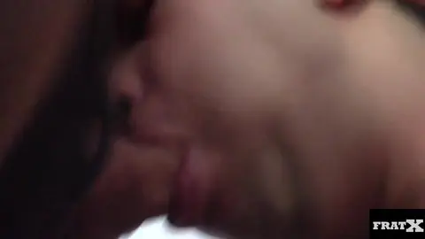 HÉ MON POTE, CHOPE CE MEC