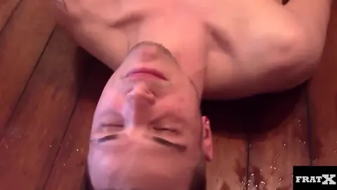 À MOITIÉ HÉTÉRO