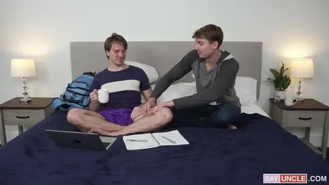 A Footjob Will Help My Stepbrother Study
