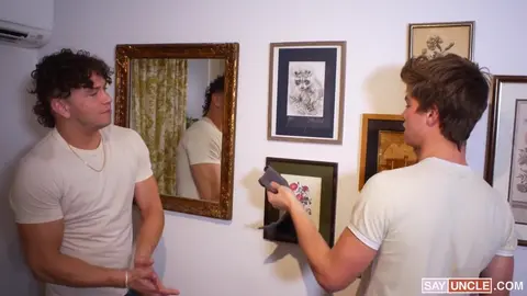 Mon Beau-Frère A Trouvé Mon Porno, Alors J'ai Dû Chevaucher Sa Grosse Bite !