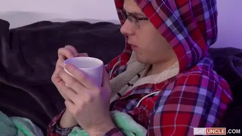 Action ou Vérité : Défonce-moi le cul ou avoue si tu veux sucer ma bite