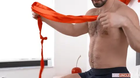 Déballer le paquet de mon demi-frère pour la Saint-Valentin