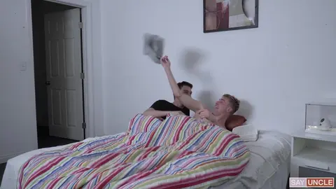 Câlin entre frères
