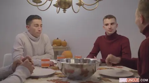 Deux twinks reconnaissants