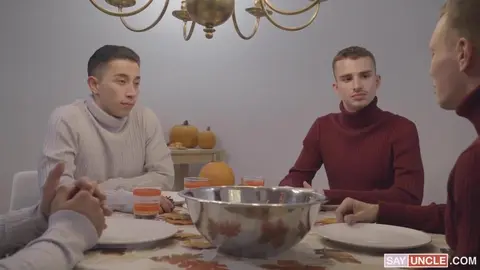 Deux twinks reconnaissants