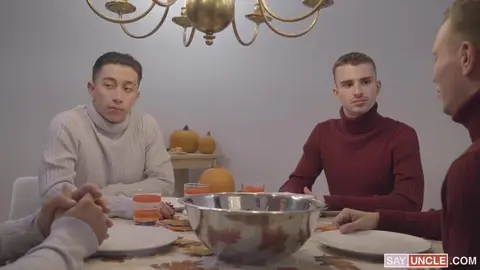 Deux twinks reconnaissants