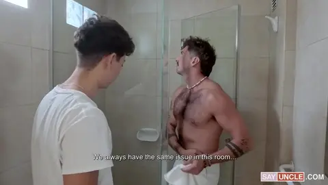 Il est bien meilleur pour baiser que pour réparer des salles de bains