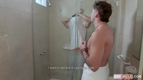 Il est bien meilleur pour baiser que pour réparer des salles de bains