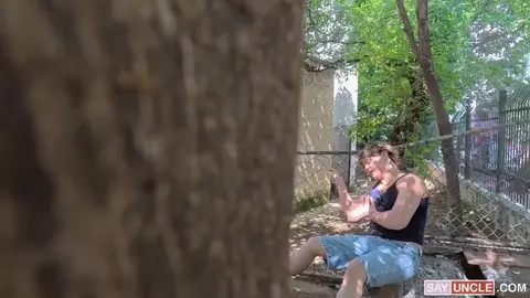 Si je dois t’aider, laisse-moi voir comment tu l’avales