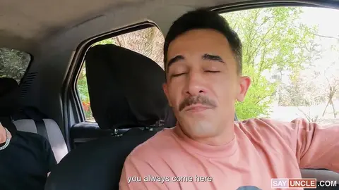 Mon chauffeur m’a conduit à l’endroit parfait pour le baiser