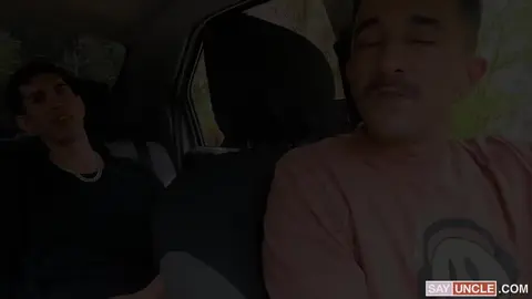 Mon chauffeur m’a conduit à l’endroit parfait pour le baiser