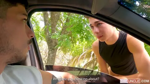Personne ne chevauche comme les twinks latinos