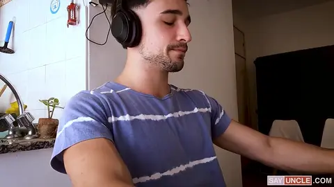 Baise maintenant, étudie plus tard