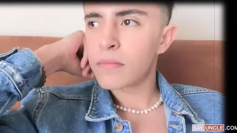 Beau et excité