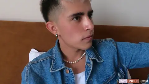 Beau et excité