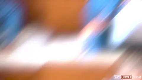 Beau et excité
