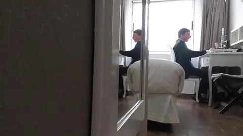 À votre service