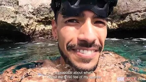 Une leçon de snorkeling très coquine