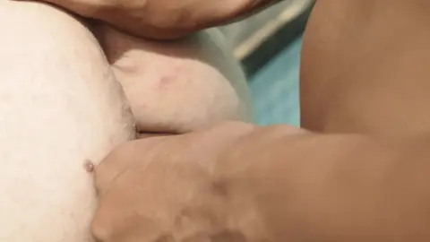 2 grosses bites noires pour Tim Law