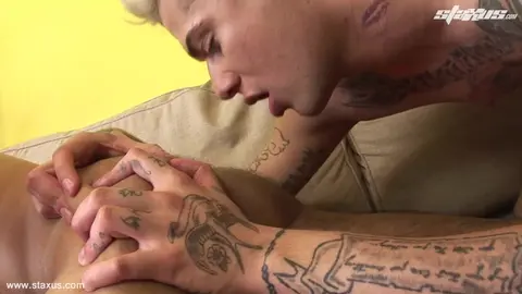 Motards versatiles en flip-fuck - Mickey Taylor & Will Sims