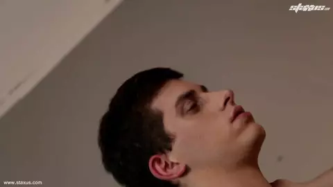 Jeunes baiseurs jouissent fort