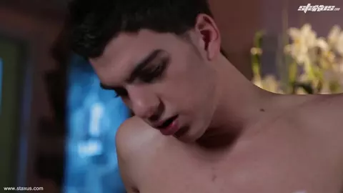 Justin Conway se fait enculer