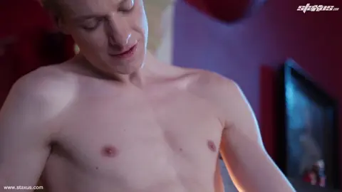 Ce pianiste est aussi un virtuose pour manipuler son gourdin