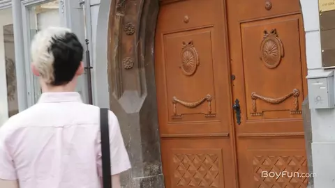 Jake Hunter le TBM a un rendez-vous avec le beau garçon Mark Troy.