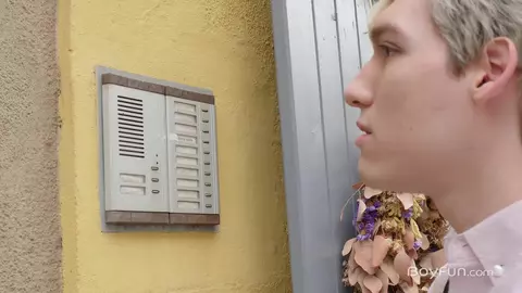 Jake Hunter le TBM a un rendez-vous avec le beau garçon Mark Troy.