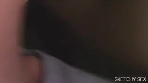 Étudiant transformé en trou à sperme par ses potes