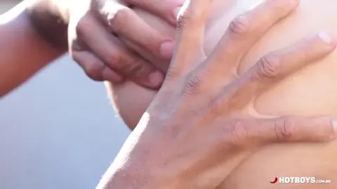 Blatino démonte un petit cul avec sa trique de 23 cm