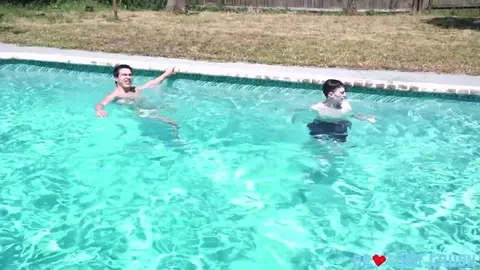 J’ai oublié mon maillot — Kurt Niles, Todd Hanes & Axel Kane