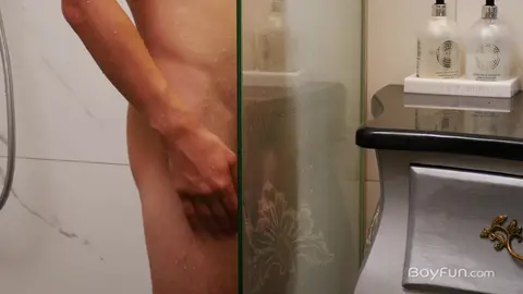 Après la douche — Ollie Barn & Danny Bianchi